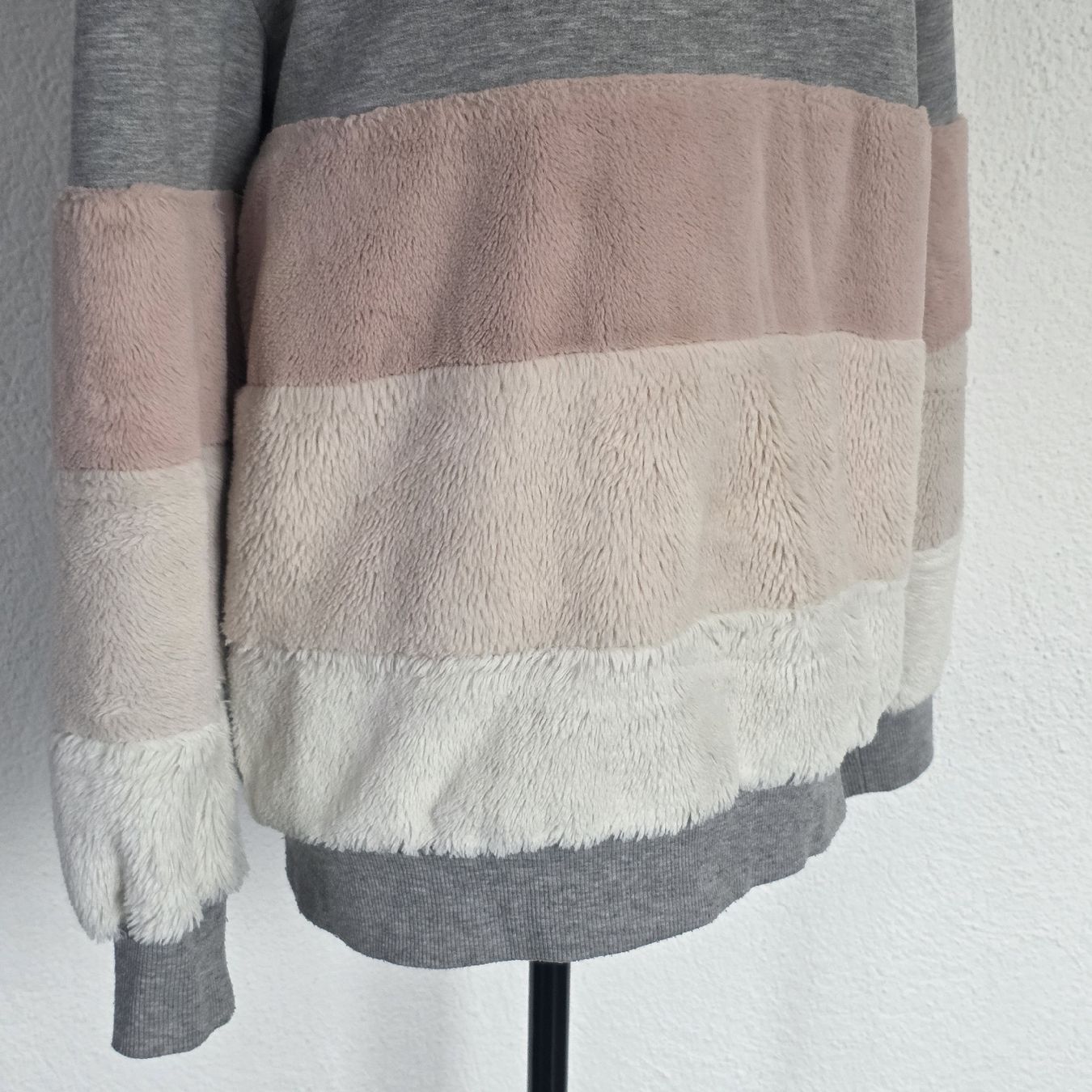 Maglioni & Felpe: Damen Pullover, Gr. 40, Grau/Rosa, Top Zustand! – Usato da Rheinsulz venduto da Gilea 2
