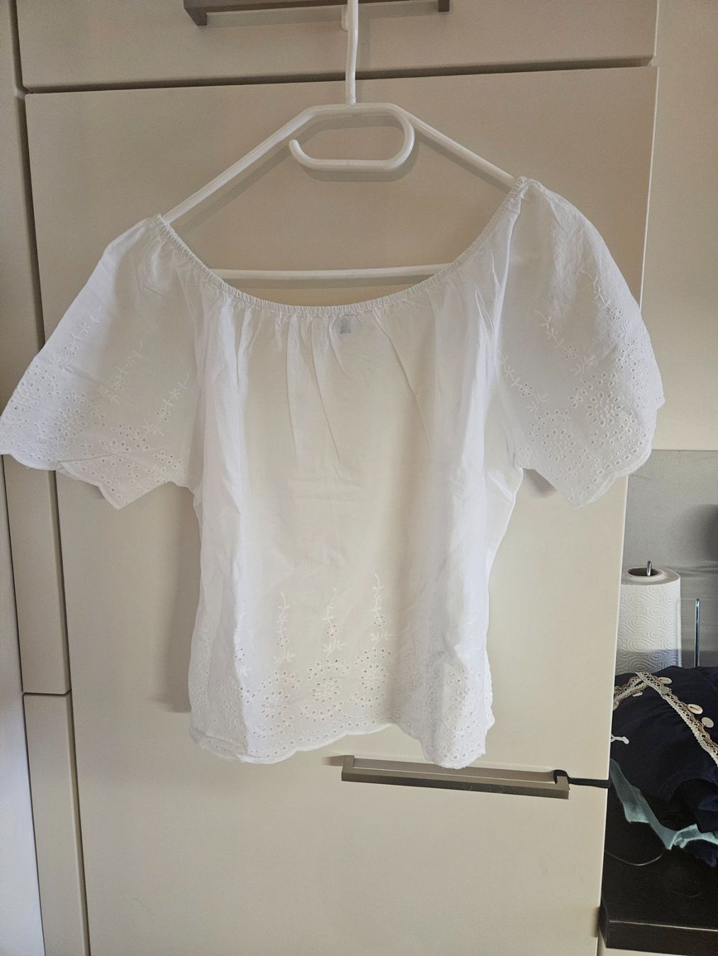 Benetton Top: Benetton Top weiss Gr. S – Usato da Luzern venduto da KleinkramLuzern