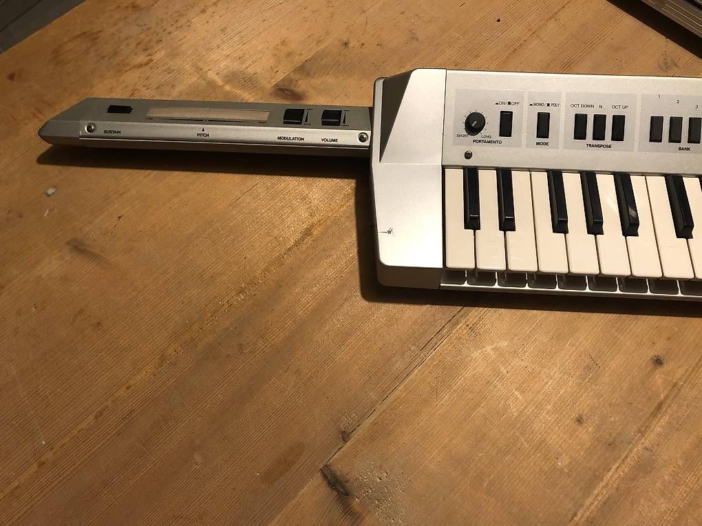Strumenti musicali: Vintage Yamaha KX 5 Keytar – Usato da Spreitenbach venduto da Wuzzle3000 1