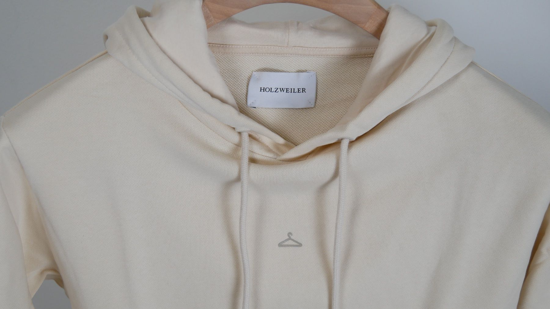 Holzweiler Maglioni & Felpe: Holzweiler Pullover beige Hoodie Kaputzenpullover Sweater – Nuovo (secondo la descrizione) da Zürich venduto da julia_vina 1