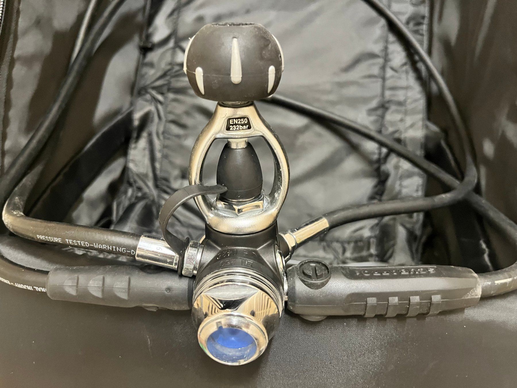 Mares Respiratori & Giubbotti: Aqualung Legend + MARES Proton ICE extrem + 1er étage – Usato da Lausanne venduto da Seiya4 6