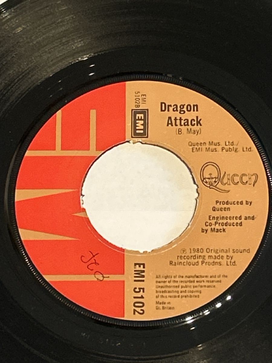 Dischi in vinile: Queen. 1980. Another One Bites The Dust – Usato da Faulensee venduto da Mizuno06 3