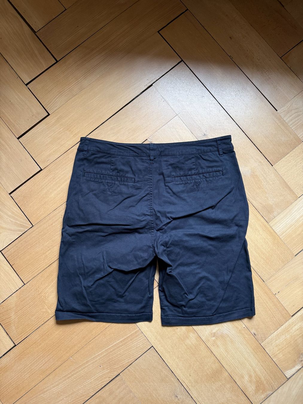 Asos Pantaloni: ASOS - Shorts dunkelblau W32 – Usato da Zürich venduto da Diazaio 1