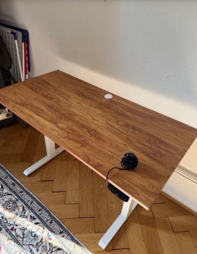 Scrivanie: Bürotisch höhenverstellbar elektrisch – Usato da Toffen venduto da lilstormi77 2