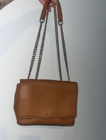 Borsa Liu Jo color cuoio con catena dorata e tracolla