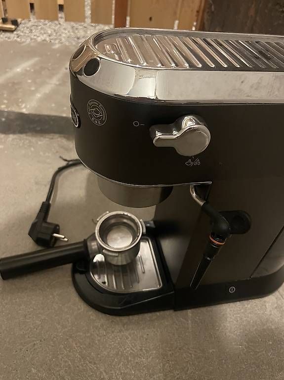 De'Longhi Kaffeemaschinen & Espressomaschinen: DeLonghi Dedica Kaffeemaschine – Gebraucht aus Chur von jon_m8k5 1