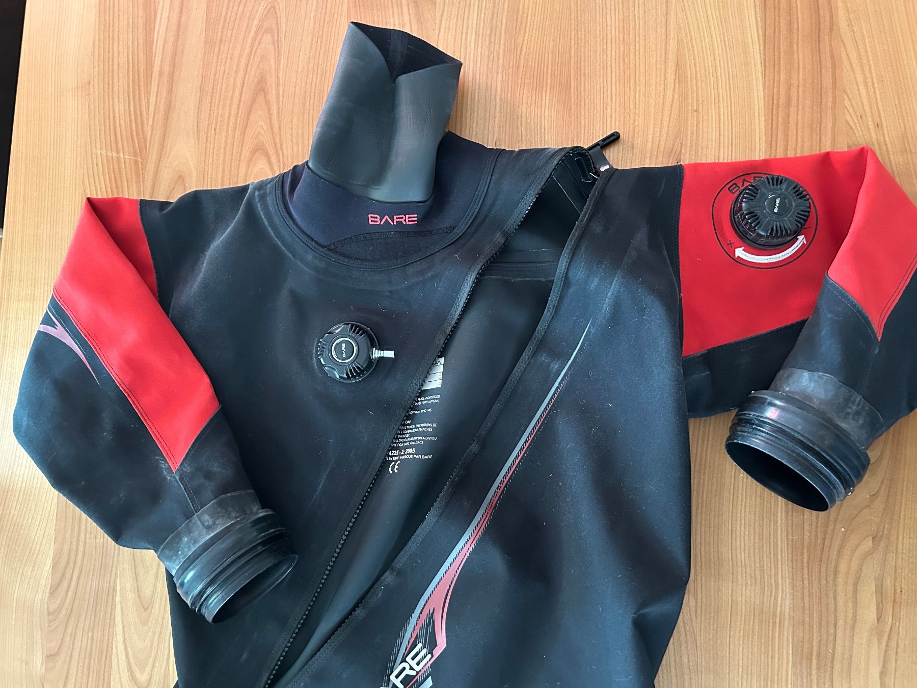 Mute per immersioni: Trockentauchanzug – Usato da Biberist venduto da Rete4 3