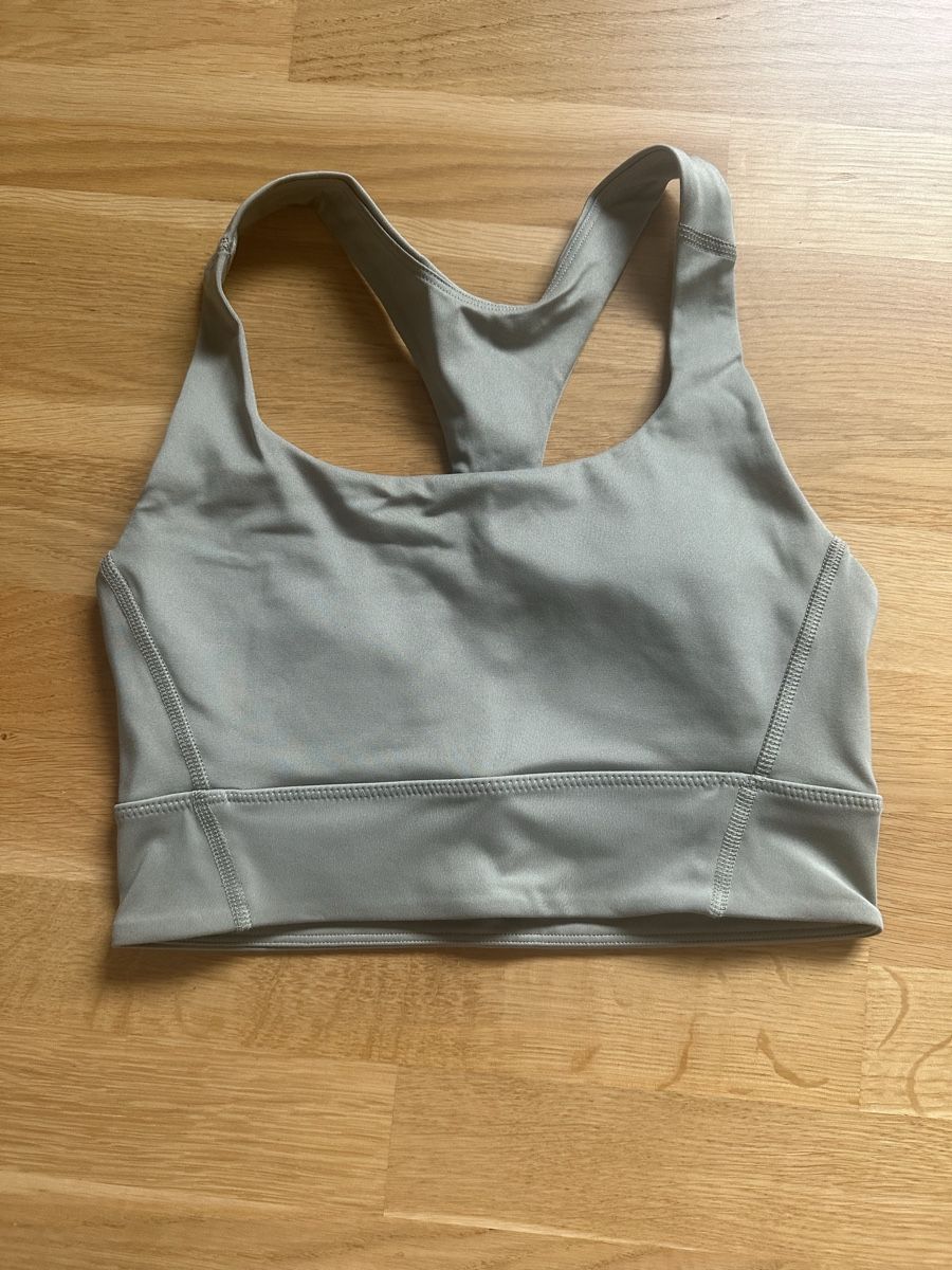 H&M Lotti di vestiti: H&M Move Set Sport BH& kurze Hose – Usato da Liebefeld venduto da sunsunshine 1