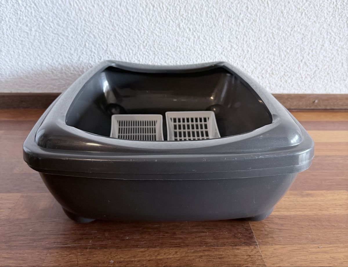 Gattaiole: Litière Chat Gris avec 2 Pelle – Usato da Givisiez venduto da krl_8f2w 1
