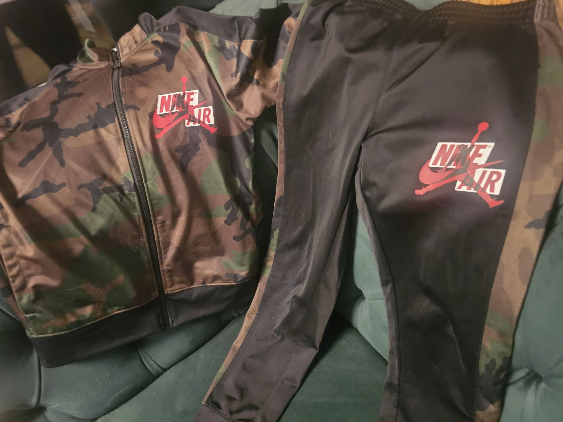 Anzüge: Nike Traininganzug Gr. 128/132 – Gebraucht aus Balsthal von Marica75