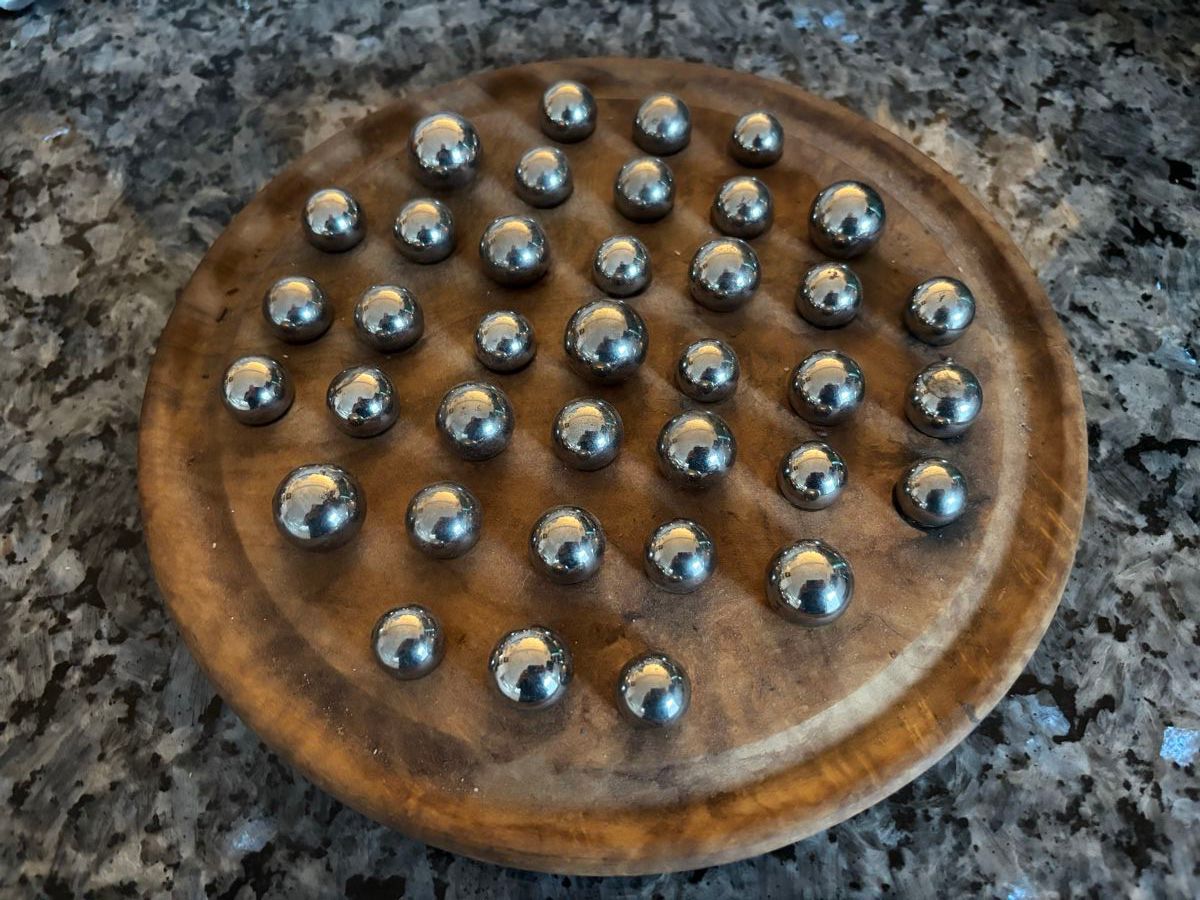 Giochi: Holz-Solitär Spiel mit Kugeln – Usato da Würenlos venduto da Ashley24 1