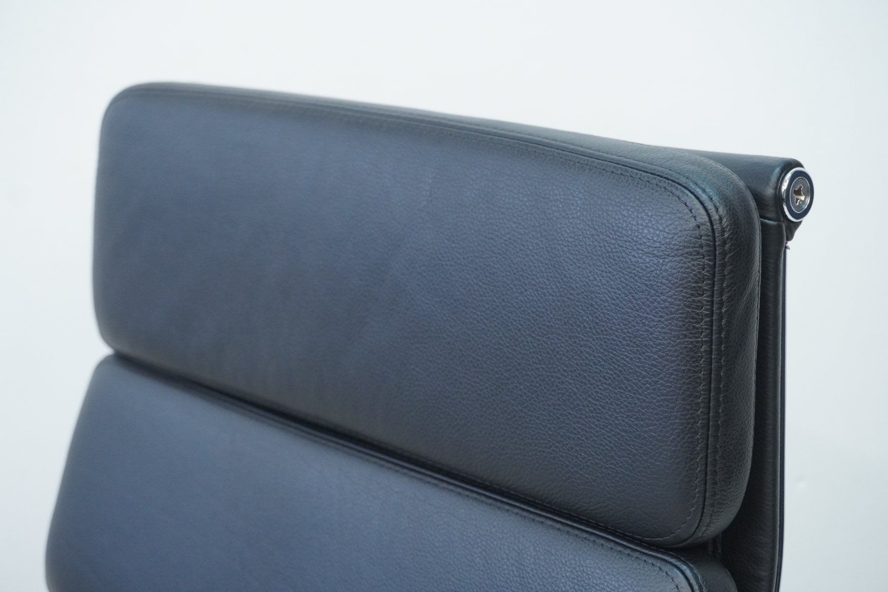 Vitra Sedie: Designklassiker Vitra Eames Soft Pad EA219 Leder schwarz – Usato da Bad Zurzach venduto da QLASSIQ 8