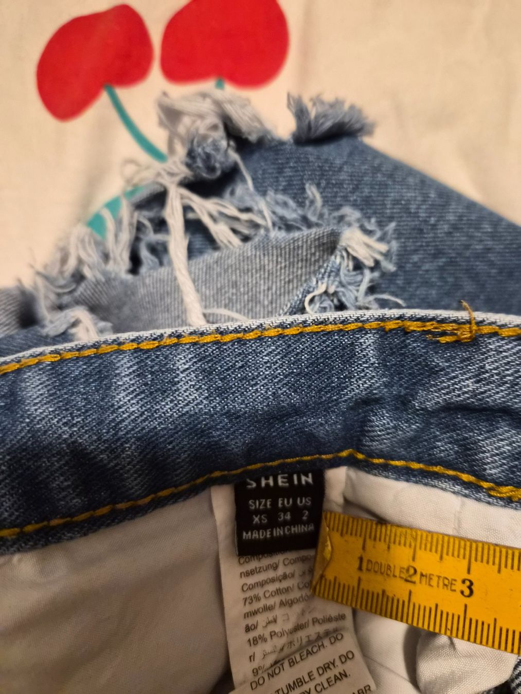 Pantaloni: Jeans shorts gr xs – Nuovo (secondo la descrizione) da Dietikon venduto da Eleda 2