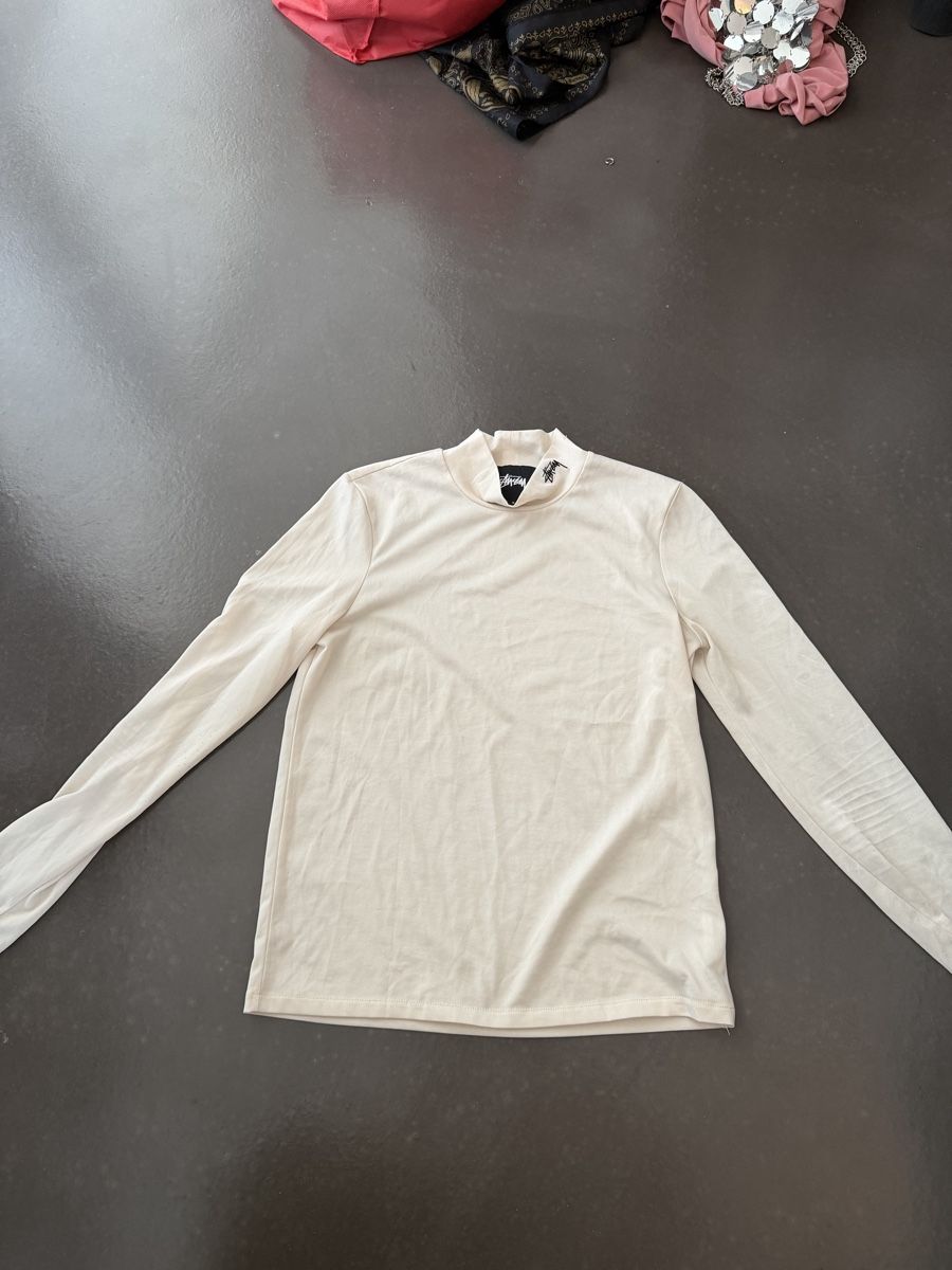 Stüssy T-shirt: Stüssy Langarmshirt – Usato da Zürich venduto da mel_p7z9 1