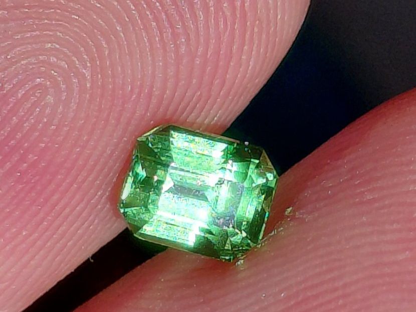 Pierres précieuses: Tsavorite Ultra Fire – D'occasion à Bévilard par Yougems 1