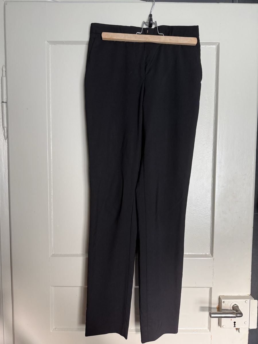 Massimo Dutti Costumes, combinaisons de sport et fonctionnelles: Anzug Schwarz Wolle 34 – D'occasion à winterthur par insegnantevolante 1
