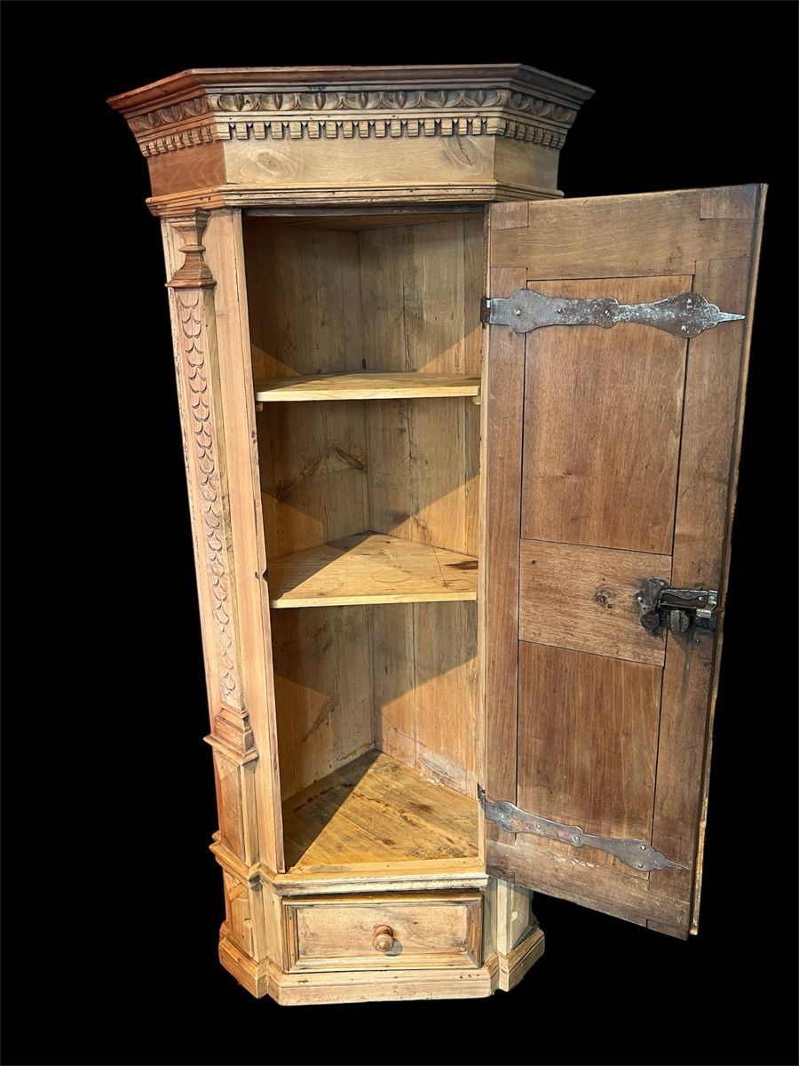 Armadi: Barocker Eckschrank – Usato da Gossau SG venduto da Keller-Antiques 1