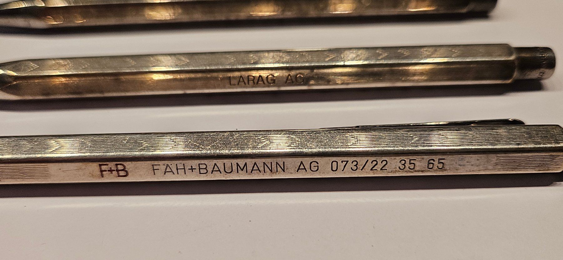 Caran D'Ache Stifte & Marker: 4 Stk Kugelschreiber SILBER – Gebraucht aus ZIHLSCHLACHT von Raja9 5