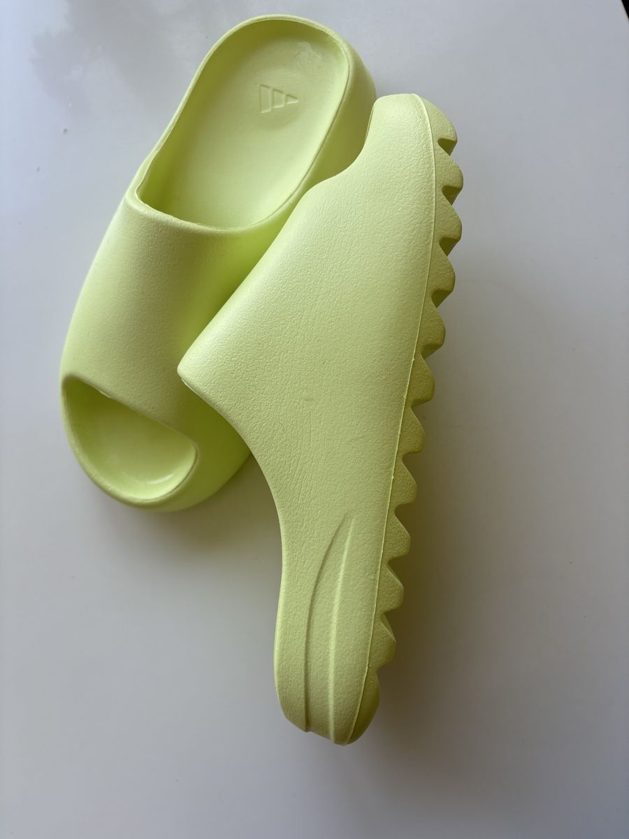 Altro in  Abbigliamento & Accessori: Neon-gelbe Pantoletten Slides, 39/40 – Nuovo (secondo la descrizione) da Zürich venduto da Auschra1 4