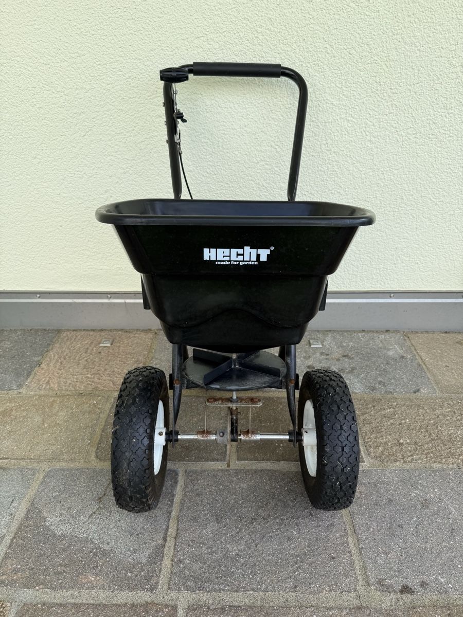 Altro in Utensili da giardino: Streuwagen Hecht 229 – Usato da Schneisingen venduto da b-run 1