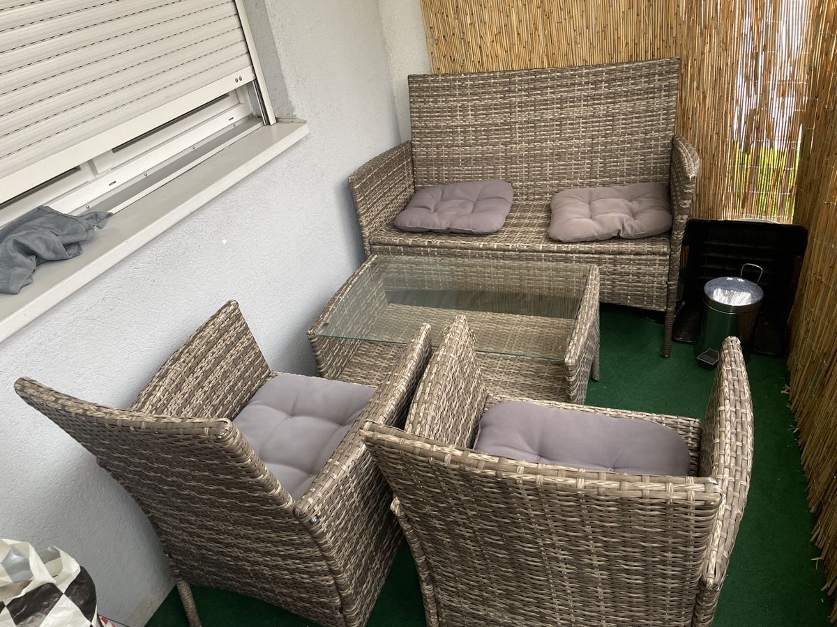 Set di tavolo e panche: Balkon Lounge – Usato da Bülach venduto da ble_26ph