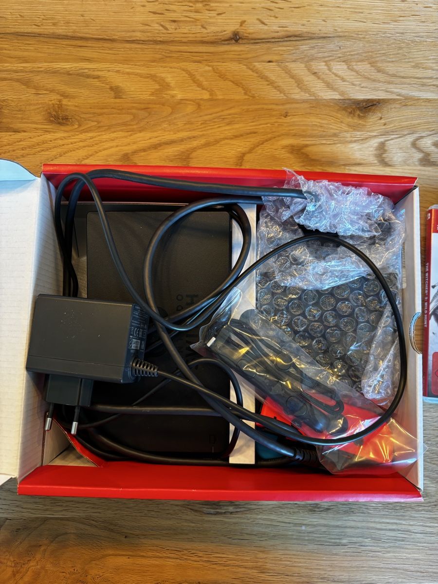 Nintendo Console: Nintendo Switch mit 3 Spielen! Witcher, Hogwarts, Mario – Nuovo (secondo la descrizione) da Feldbrunnen venduto da mec12 1