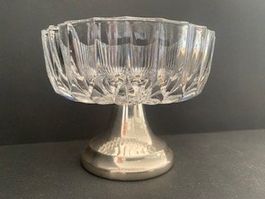 1 Bonbonniere dekorativ auf versilbertem Fuss - vintage