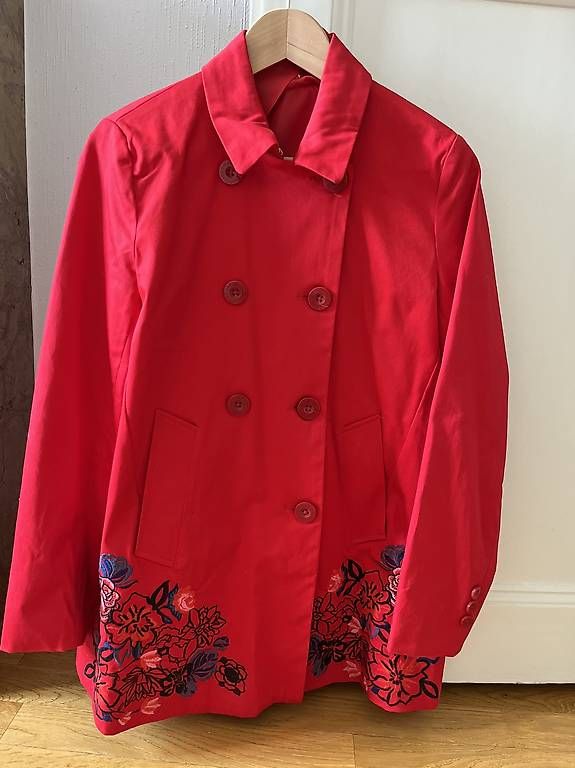 Giacche: Magnifique veste Desigual taille 38 – Usato da Yverdon-les-Bains venduto da car_xd5s