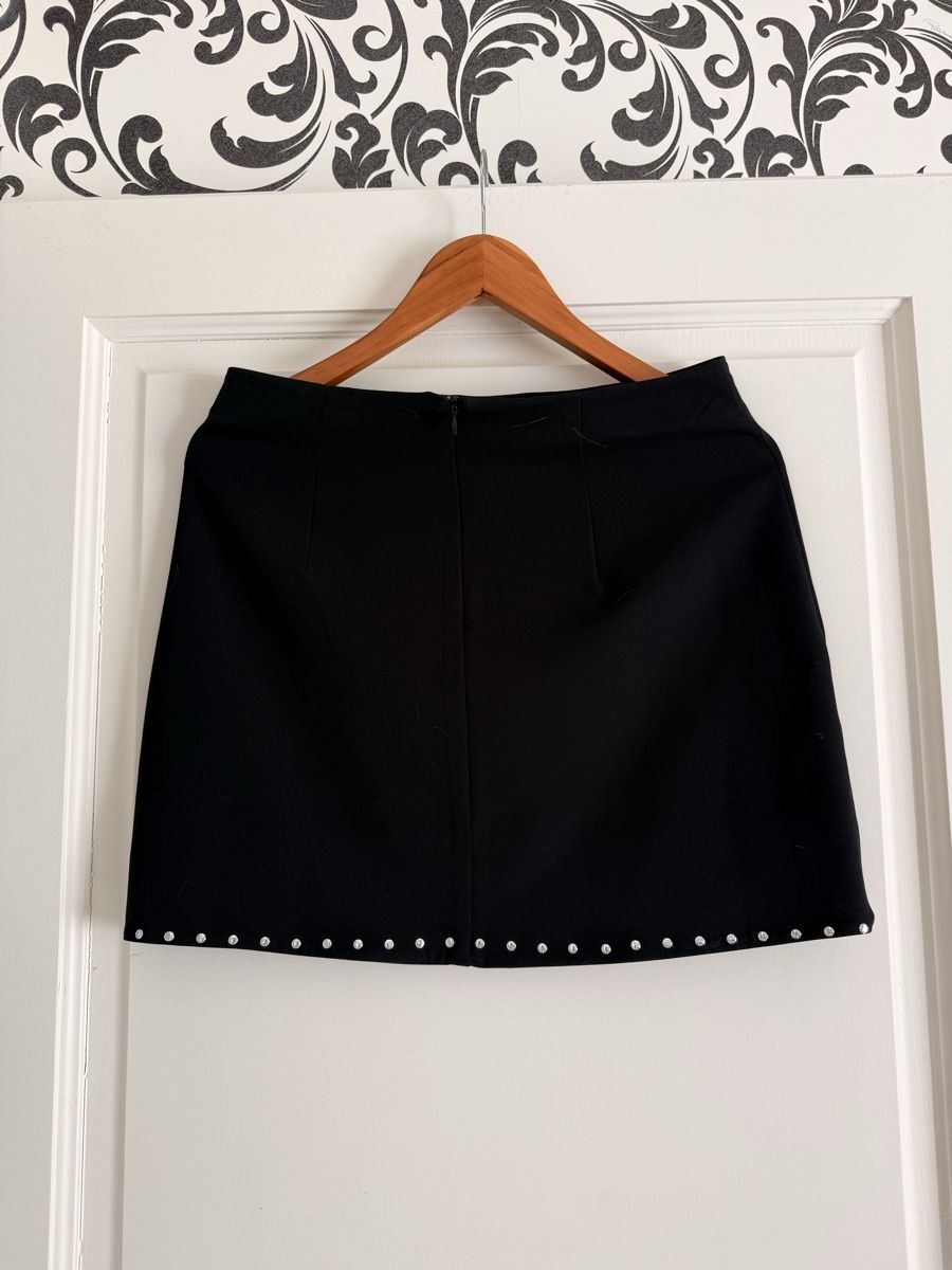 Zara Gonne: Zara Black Mini Skirt – Usato da Corsier-sur-Vevey venduto da Kristina.Nova 1
