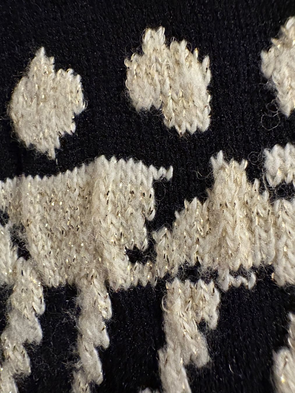 Pullover & Sweatshirts: Vintage Strickpullover, Grösse M, Schwarz/Weiss Muster – Gebraucht aus Basel von ann_7w6q 2