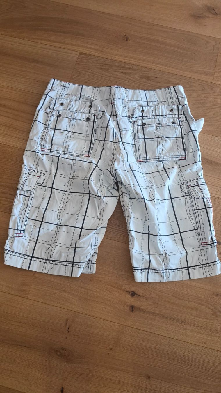 Hosen: Herren Shorts Grösse 32 Clockhouse – Gebraucht aus Arosa von RaphaelG03 1