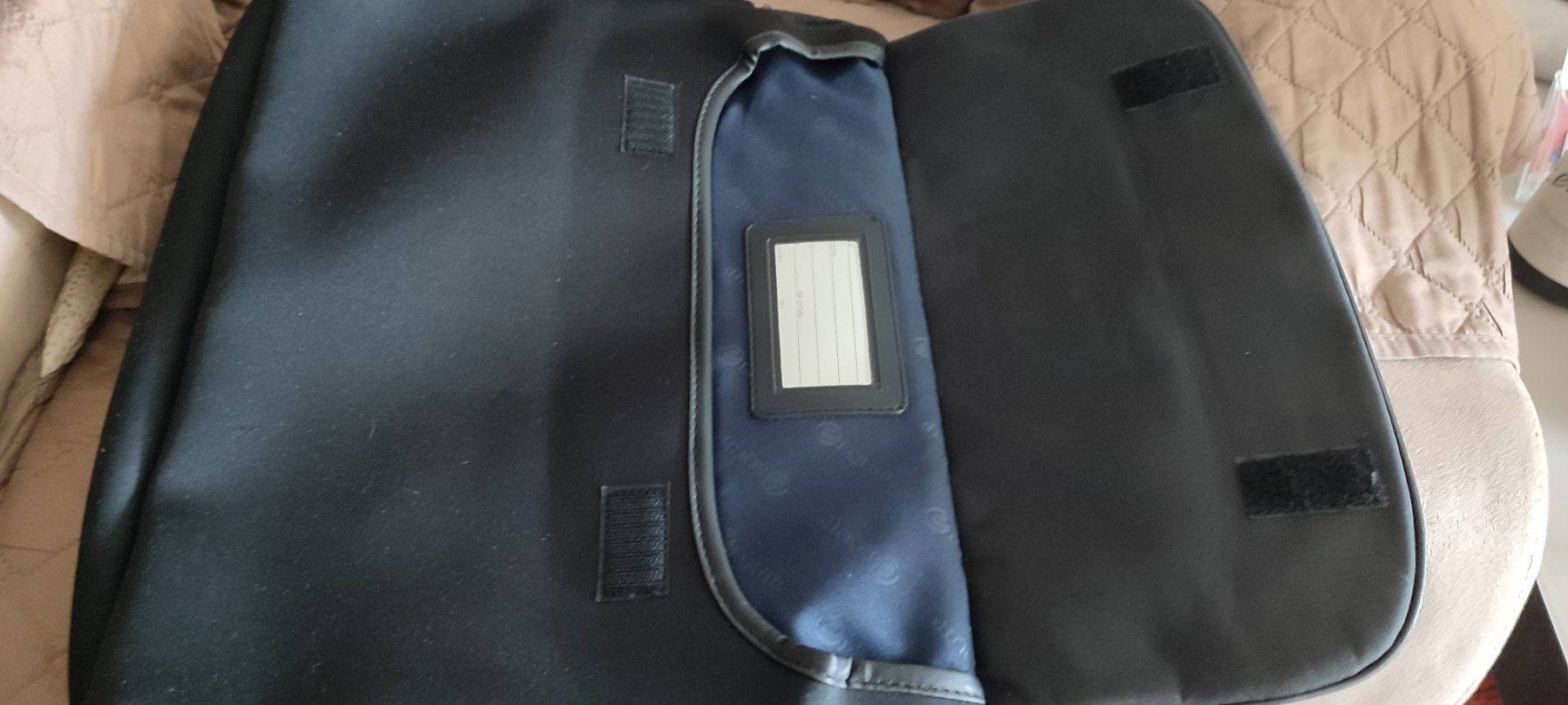 Borse: Sac pour ordinateur – Usato da St-Cergue venduto da Neviana 1