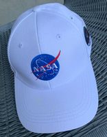 Casquette avec inscription "NASA" et logo Apollo