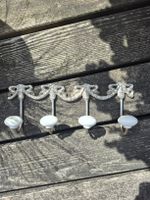 Wandgarderobe Metall mit Keramikknöpfen