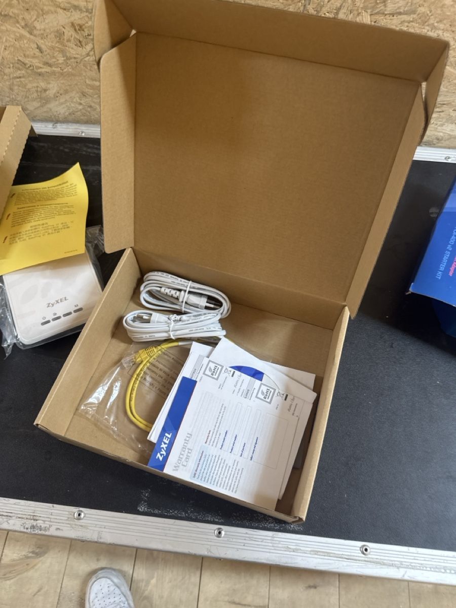 Zyxel Unità & Adattatore: ZyXEL PLA-400 v2 Starter Kit Powerline Ethernet Adapter – Nuovo e nell'imballaggio originale da Goldingen venduto da DDietziker 2