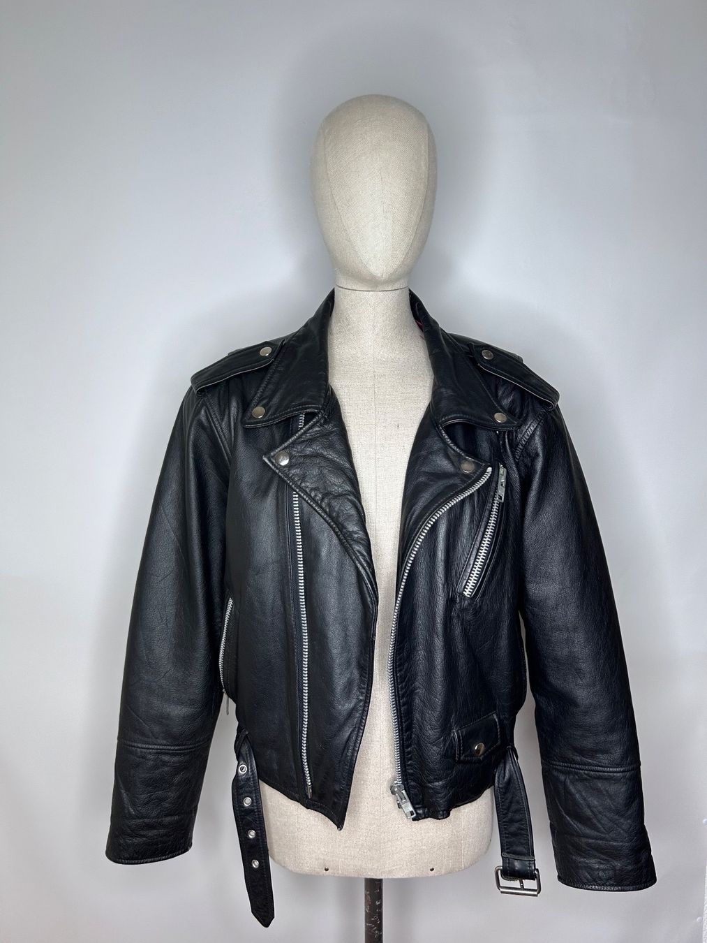 Urban Outfitters Giacche: Vintage Lederjacke – Usato da St. Gallen venduto da look-twice