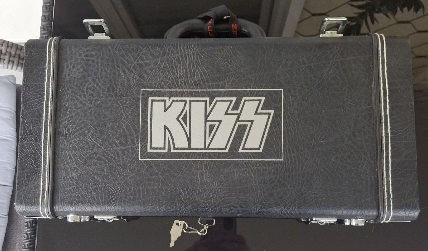 CD: KISS Guitarren Box set  – Usato da Alpnach Dorf venduto da dek_s78g