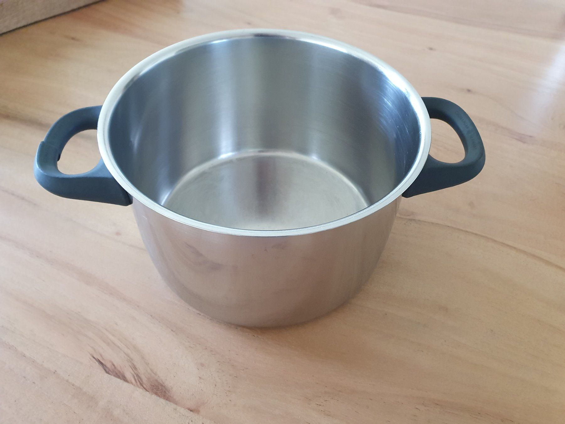 Pentole: Gebrauchter Kochtopf 17 cm Durchmesser – Usato da Zürich venduto da car_h899 2