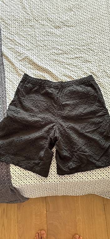 Pantaloni: Short Zara taille M – Usato da Geneve venduto da tom_d7f8 1