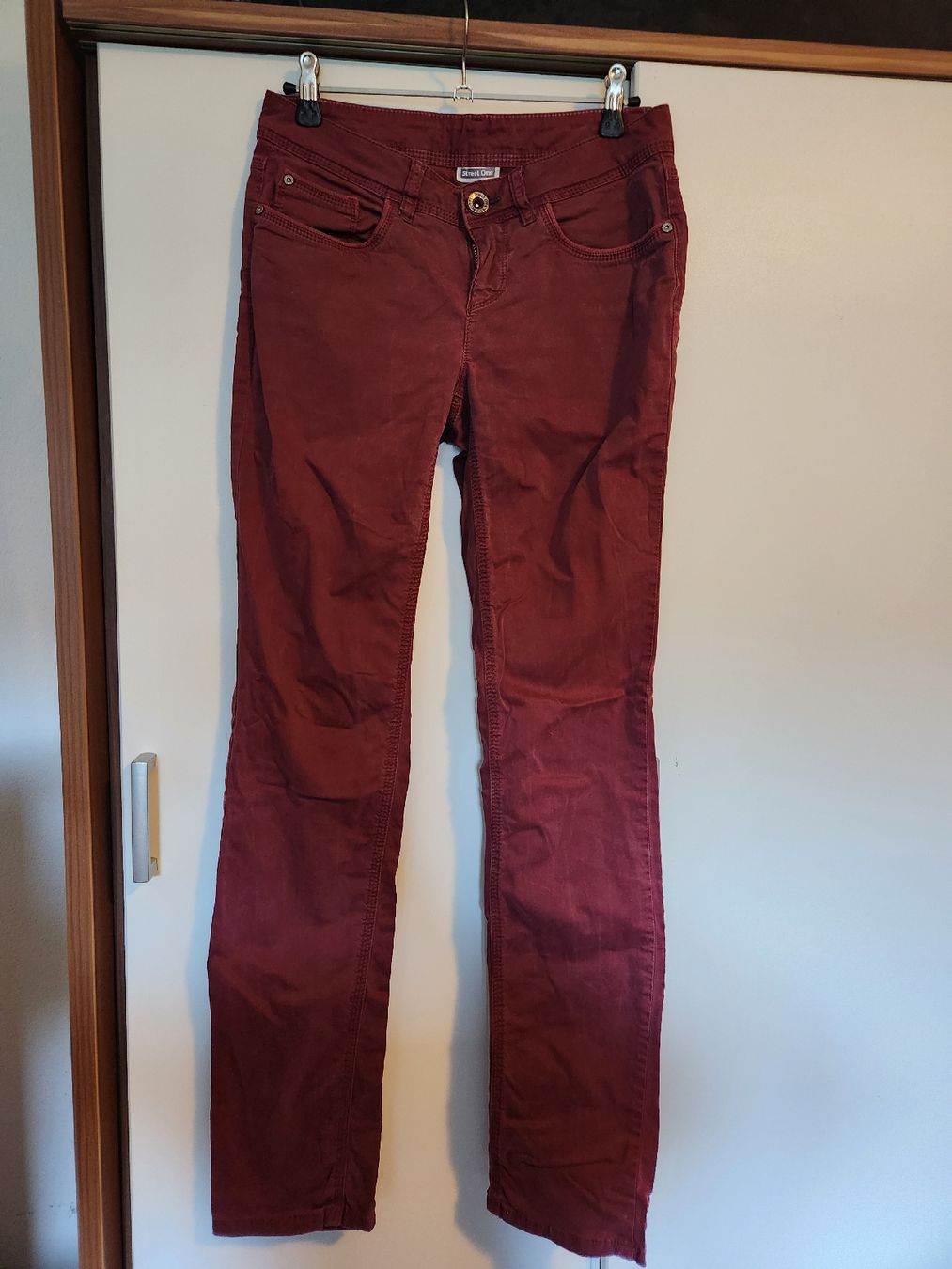 Pantaloni: Elegante rote Hose – Usato da Fribourg venduto da voidness 1