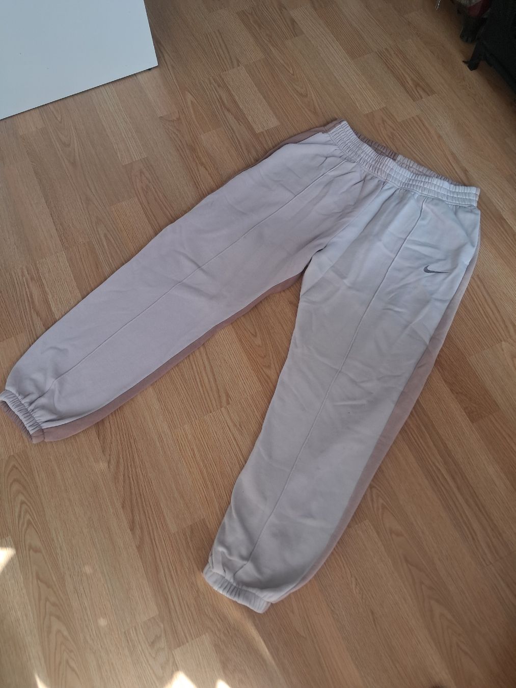 Nike Hosen: Nike Jogginghose  – Gebraucht aus Biel/Bienne von sof_yx5y