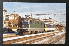 Foto SBB Re 4/4 11328 mit Personenzug in St.Imier 21.12.1999