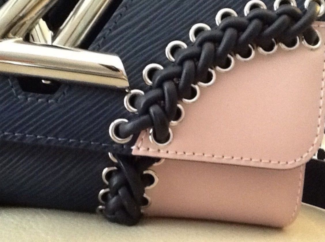 Louis Vuitton Borse da donna: LOUIS VUITTON Twist MM limited NP 4500 – Nuovo (secondo la descrizione) da Richterswil venduto da chikolina01 3