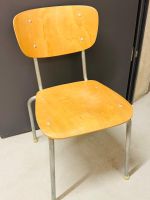 Vintage Holzstuhl, kultig wie im Schulzimmer
