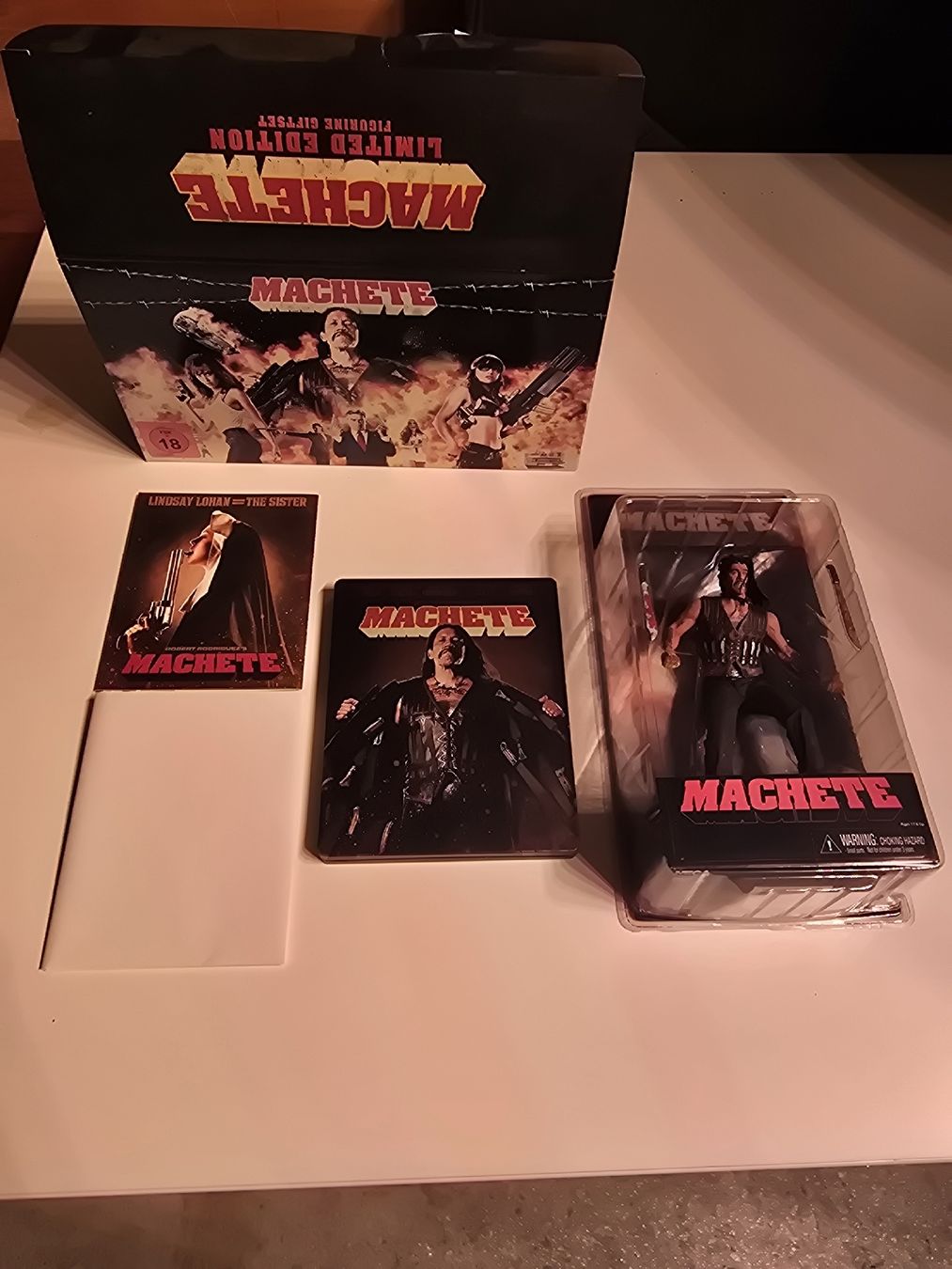 Tutti i DVDs: Machete Limited Edition Set mit Figur Neu OVP! – Nuovo (secondo la descrizione) da Wienacht-Tobel venduto da max_92rg