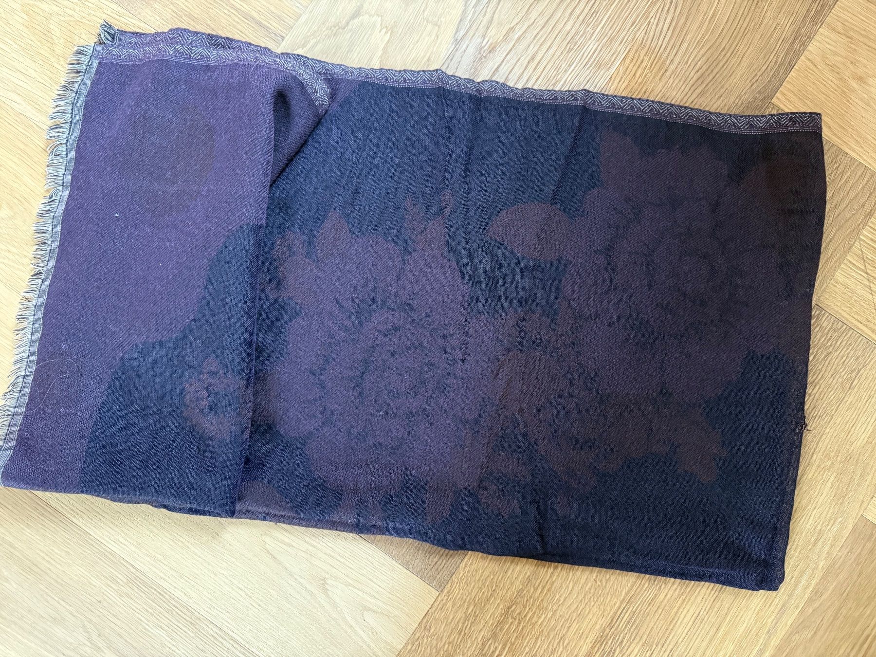 Max Mara Foulard & Sciarpe: Warmer Max Mara Schal mit Blumenmuster - burgund – Usato da Horgen venduto da tsp_qr5b 1
