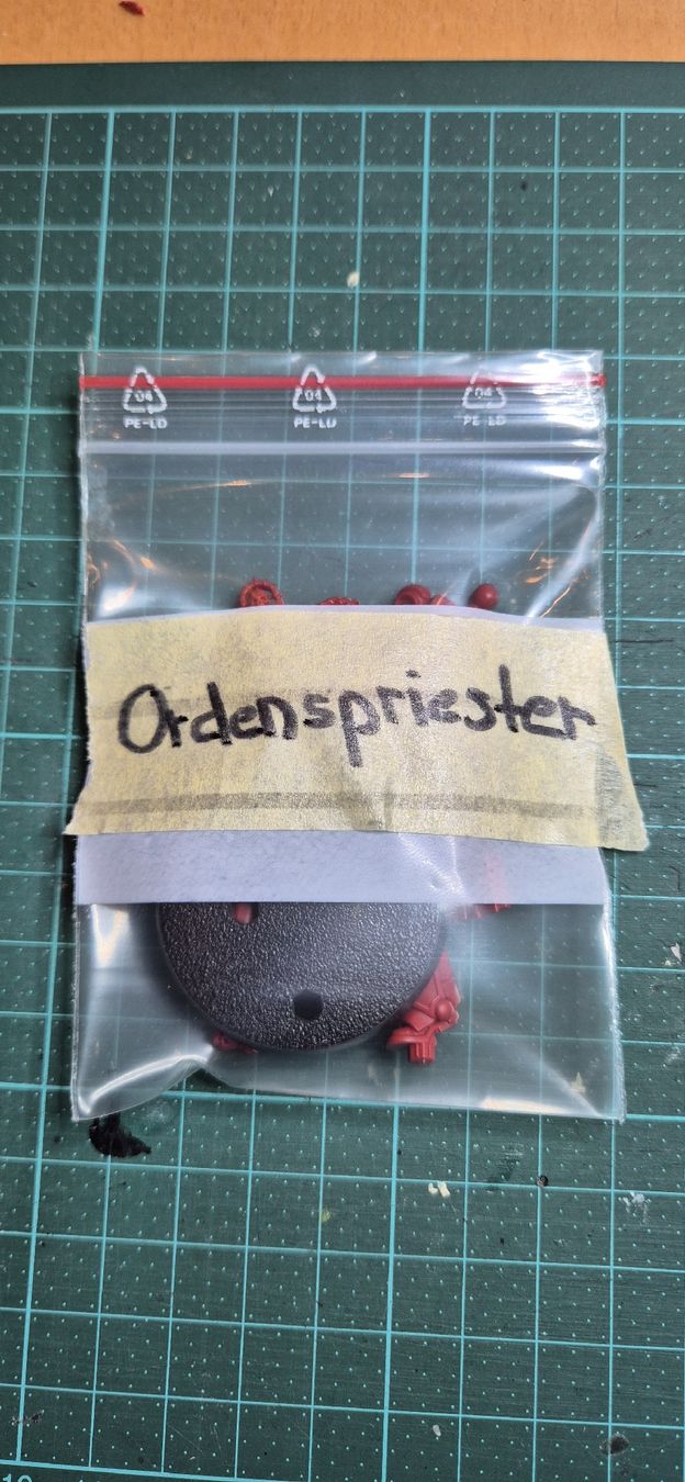 Kit di modellismo & Modellini statici: Space Marines Ordenspriester – Nuovo e nell'imballaggio originale da Chur venduto da mountainlover1 1