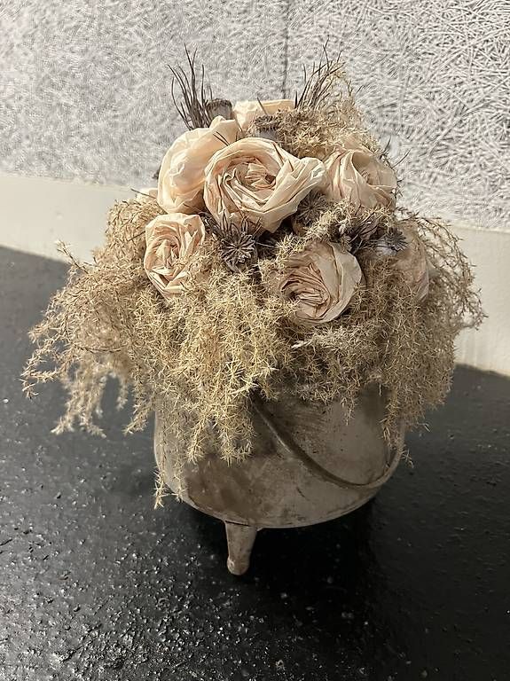 Alle Dekorationen: Papier/Kunstblumen Deko Gestell – Gebraucht aus Sursee von gas_29n8 1