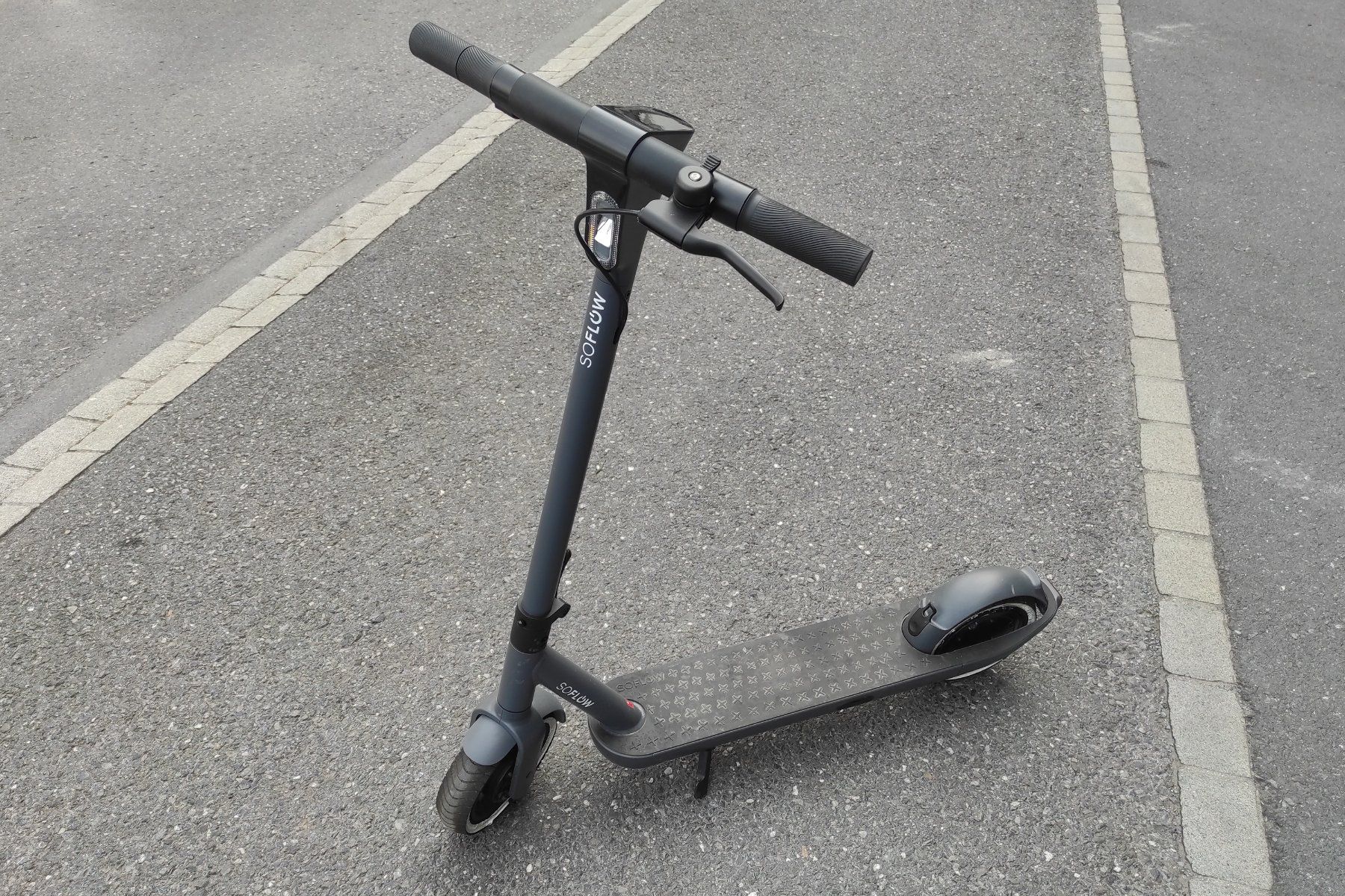 Soflow Kickboard: E-Scooter SoFlow SO ONE black – D'occasion à Niederurnen par Simarik