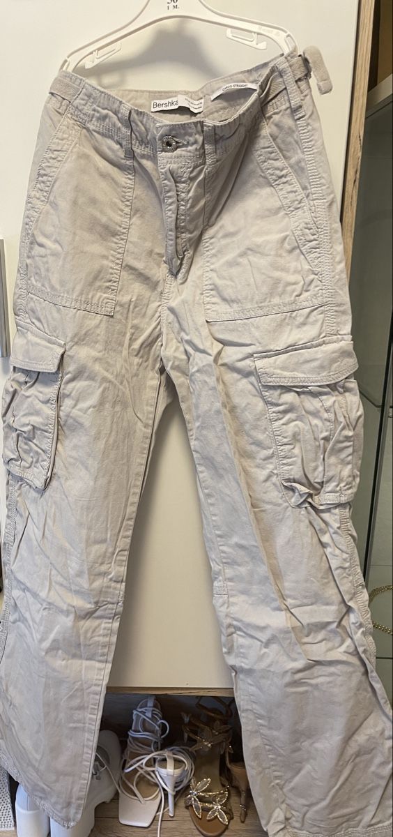 Bershka Pantaloni: Bershka Cargohose beige – Nuovo (secondo la descrizione) da Uzwil venduto da noe_9f9c